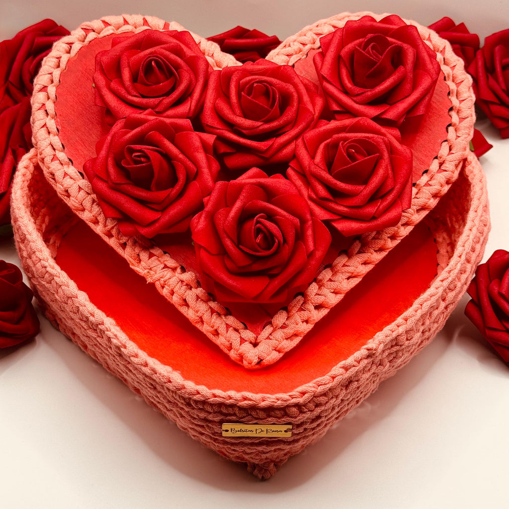 Crochet Heart Jewelry Box with Roses – Hand-Painted Romantic Keepsake