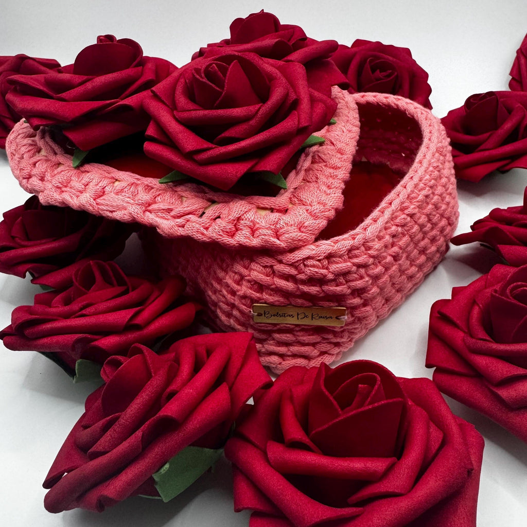 Crochet Heart Jewelry Box with Roses – Hand-Painted Romantic Keepsake