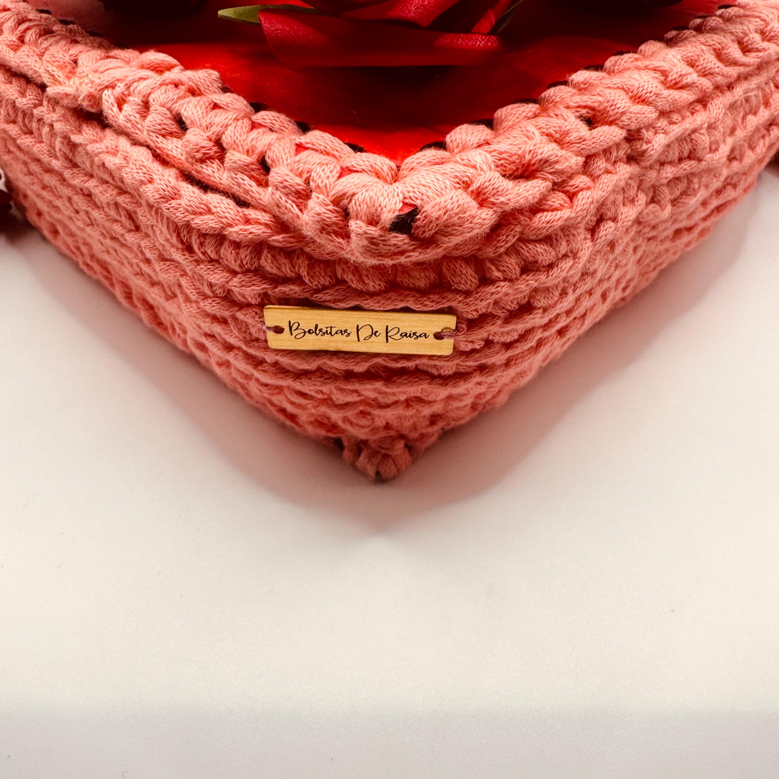Crochet Heart Jewelry Box with Roses – Hand-Painted Romantic Keepsake